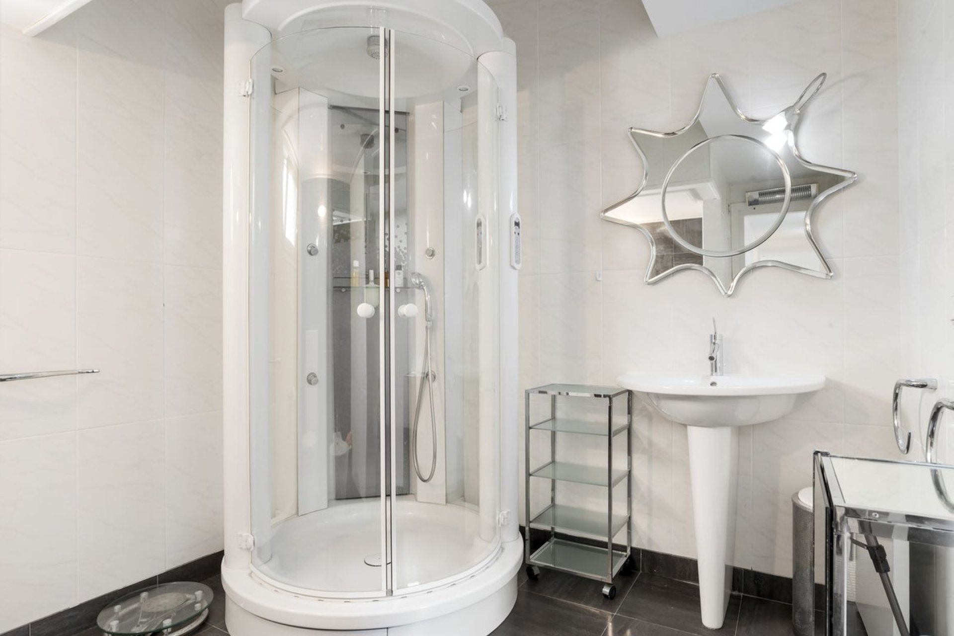 Resale - Apartment - Middle Floor Apartment - Marbella - Puerto Banús