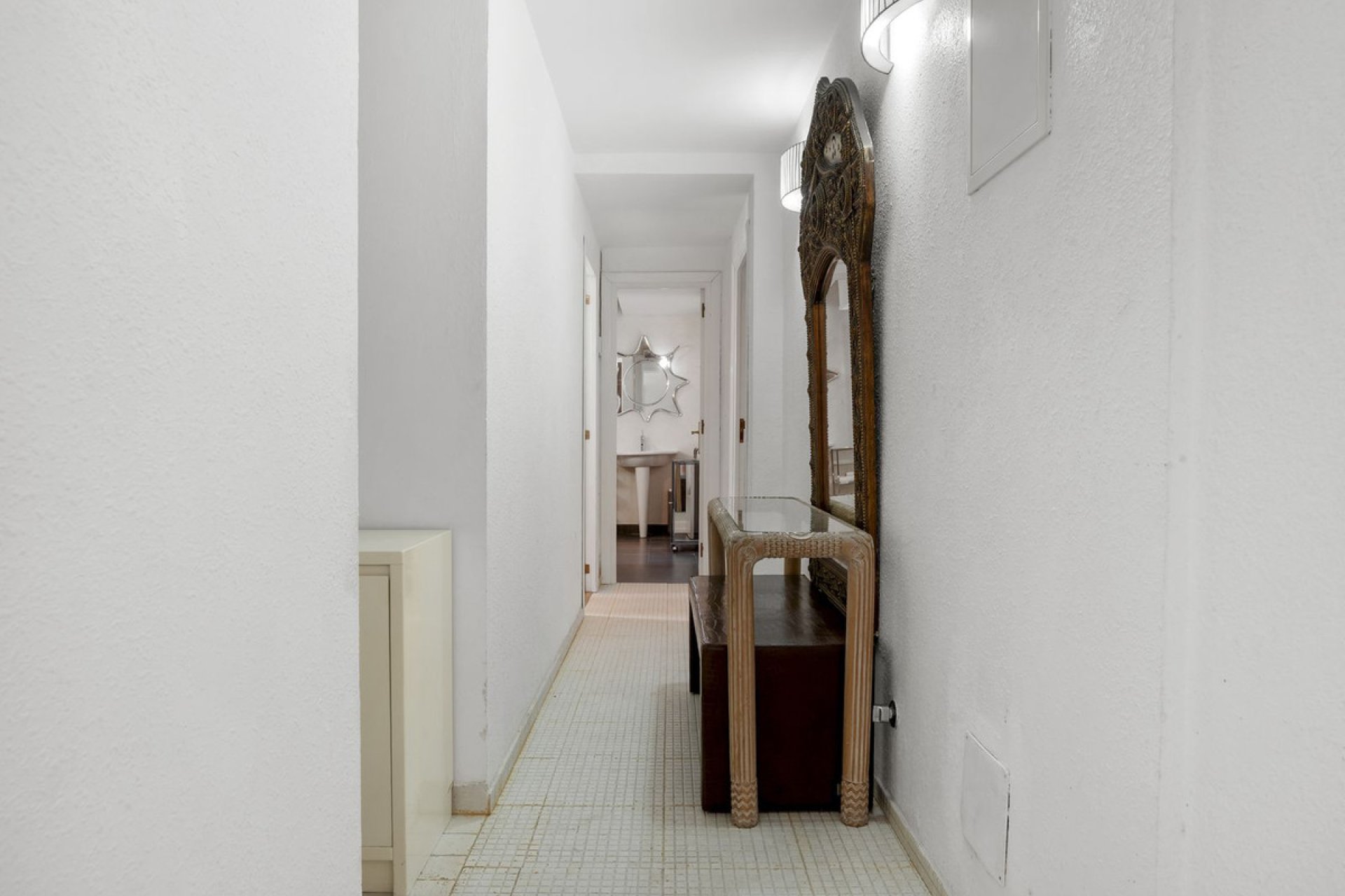 Resale - Apartment - Middle Floor Apartment - Marbella - Puerto Banús