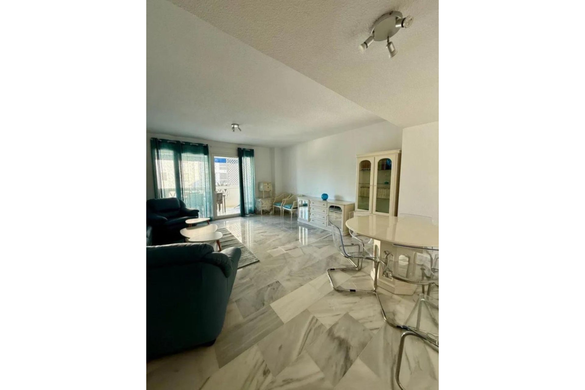 Resale - Apartment - Middle Floor Apartment - Marbella - Puerto Banús