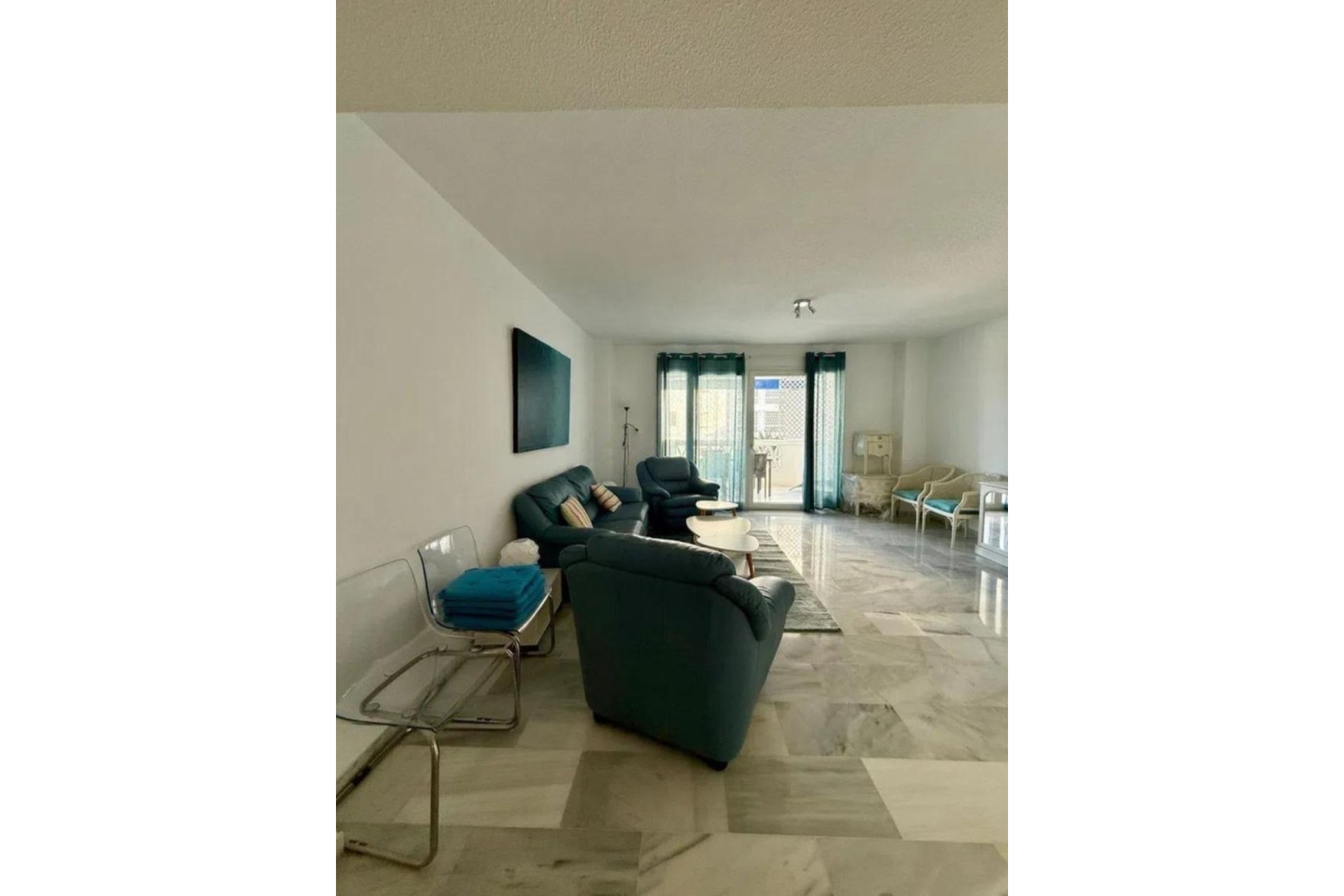 Resale - Apartment - Middle Floor Apartment - Marbella - Puerto Banús