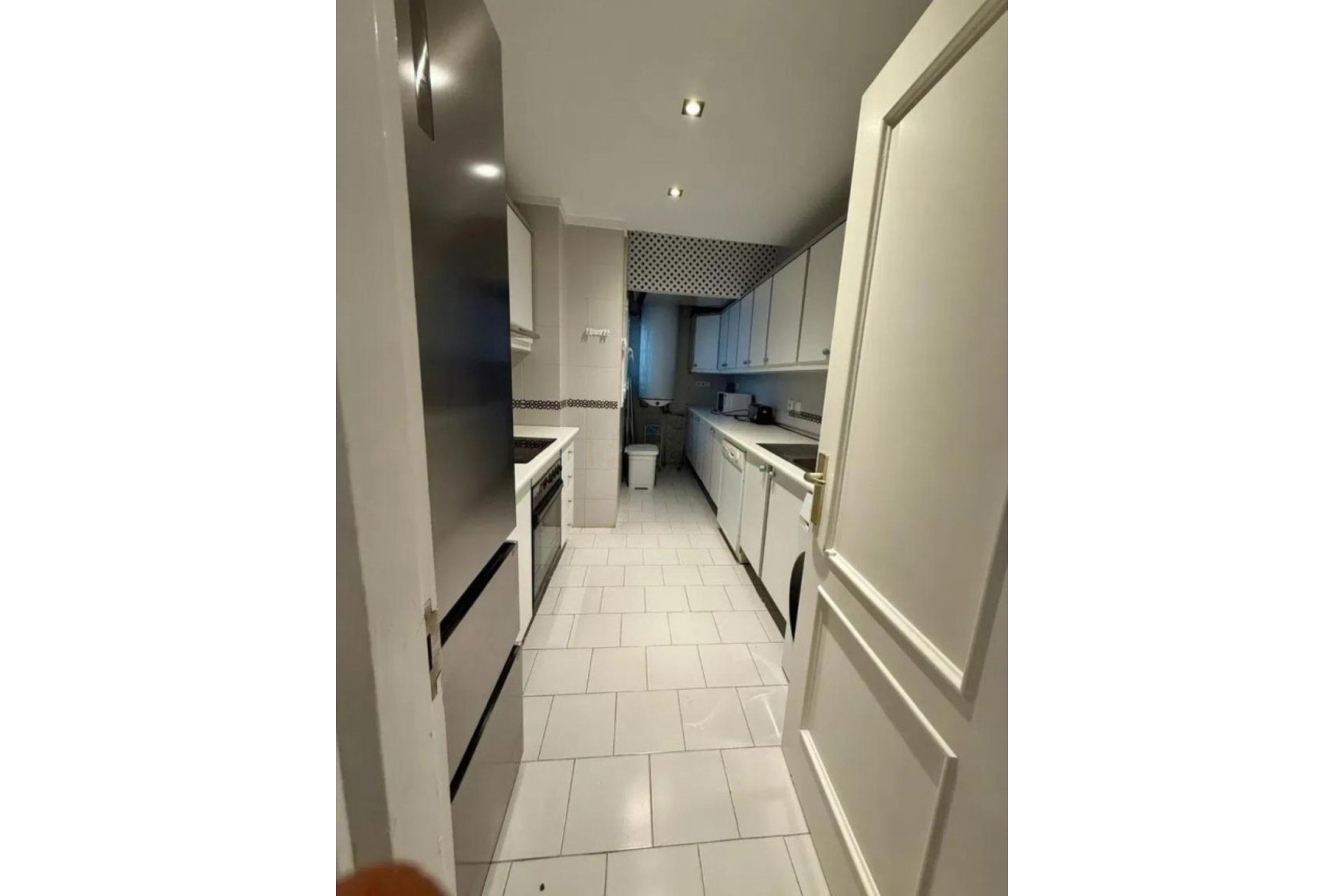 Resale - Apartment - Middle Floor Apartment - Marbella - Puerto Banús