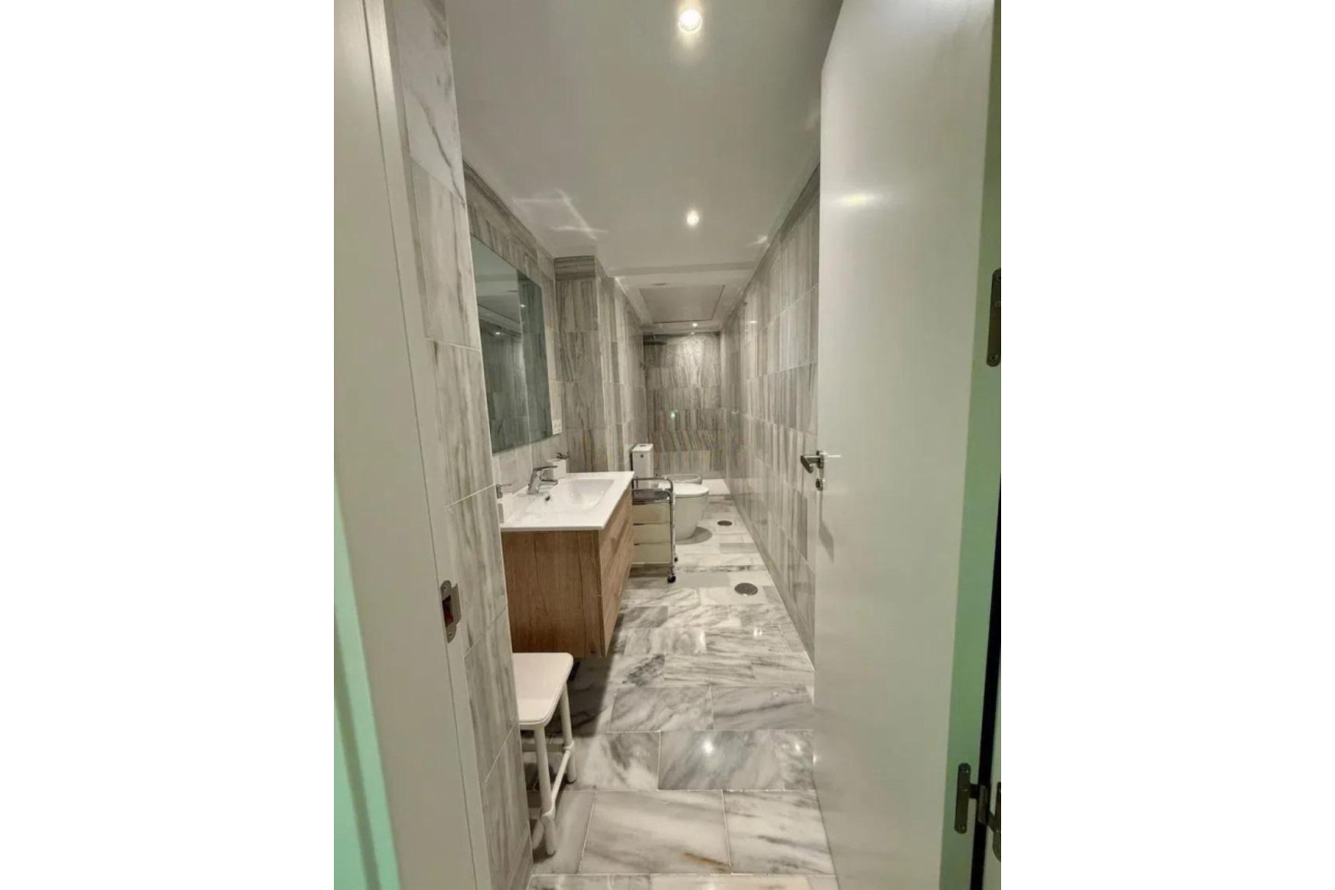 Resale - Apartment - Middle Floor Apartment - Marbella - Puerto Banús