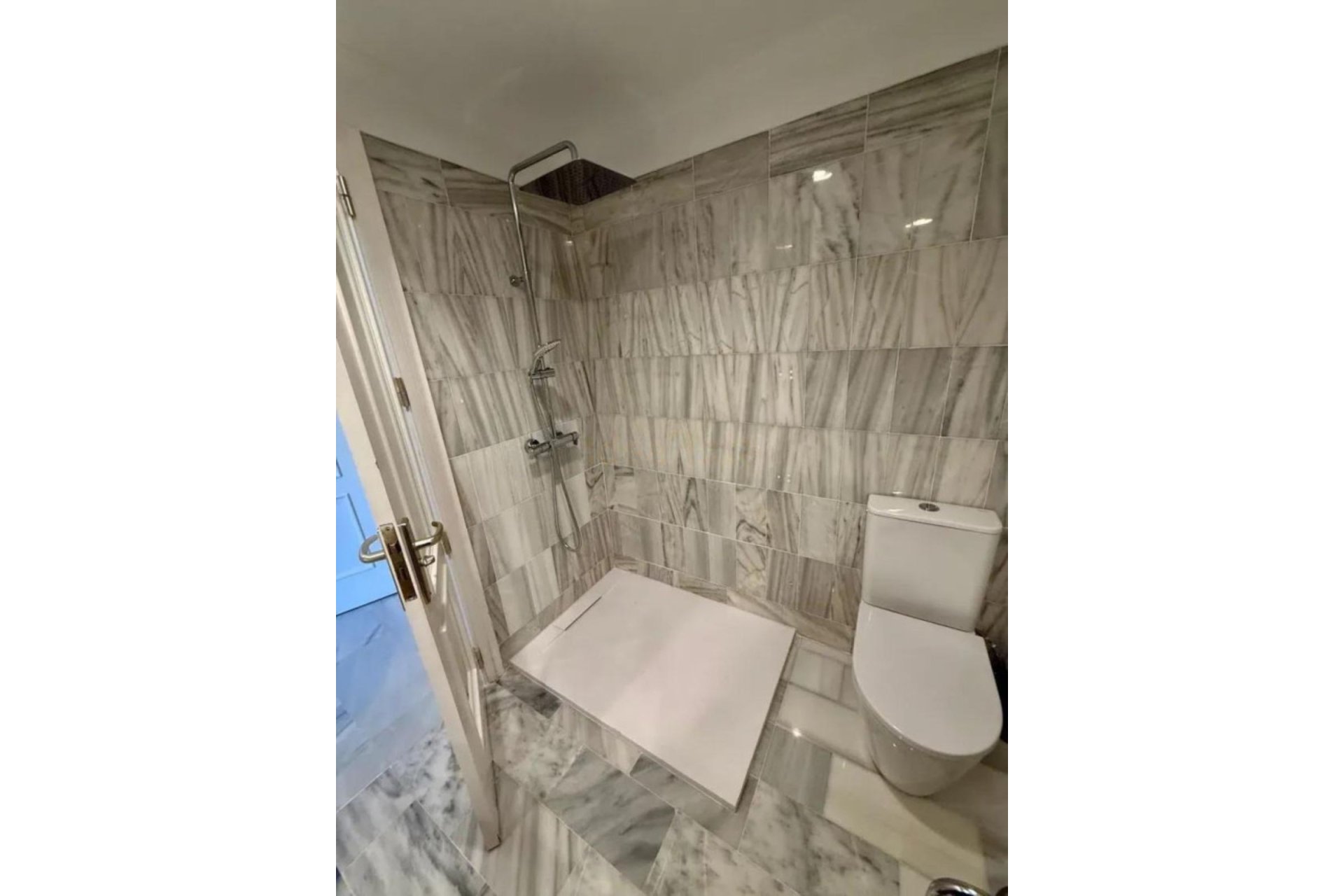 Resale - Apartment - Middle Floor Apartment - Marbella - Puerto Banús