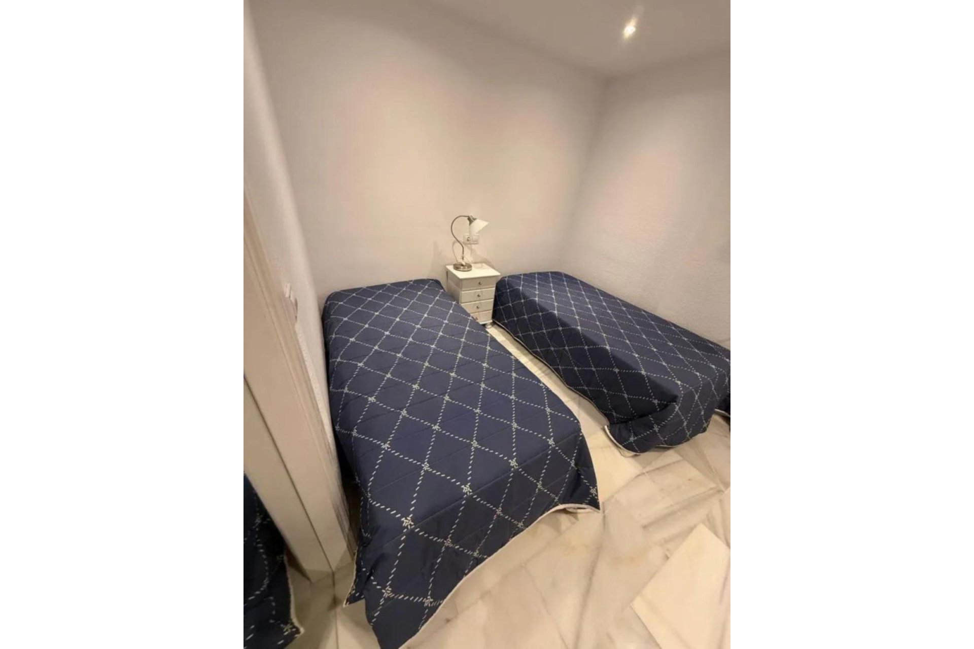 Resale - Apartment - Middle Floor Apartment - Marbella - Puerto Banús