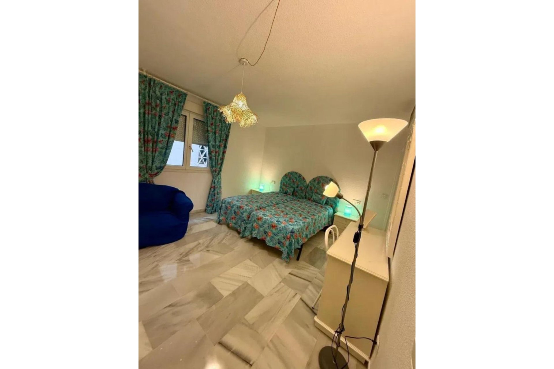 Resale - Apartment - Middle Floor Apartment - Marbella - Puerto Banús