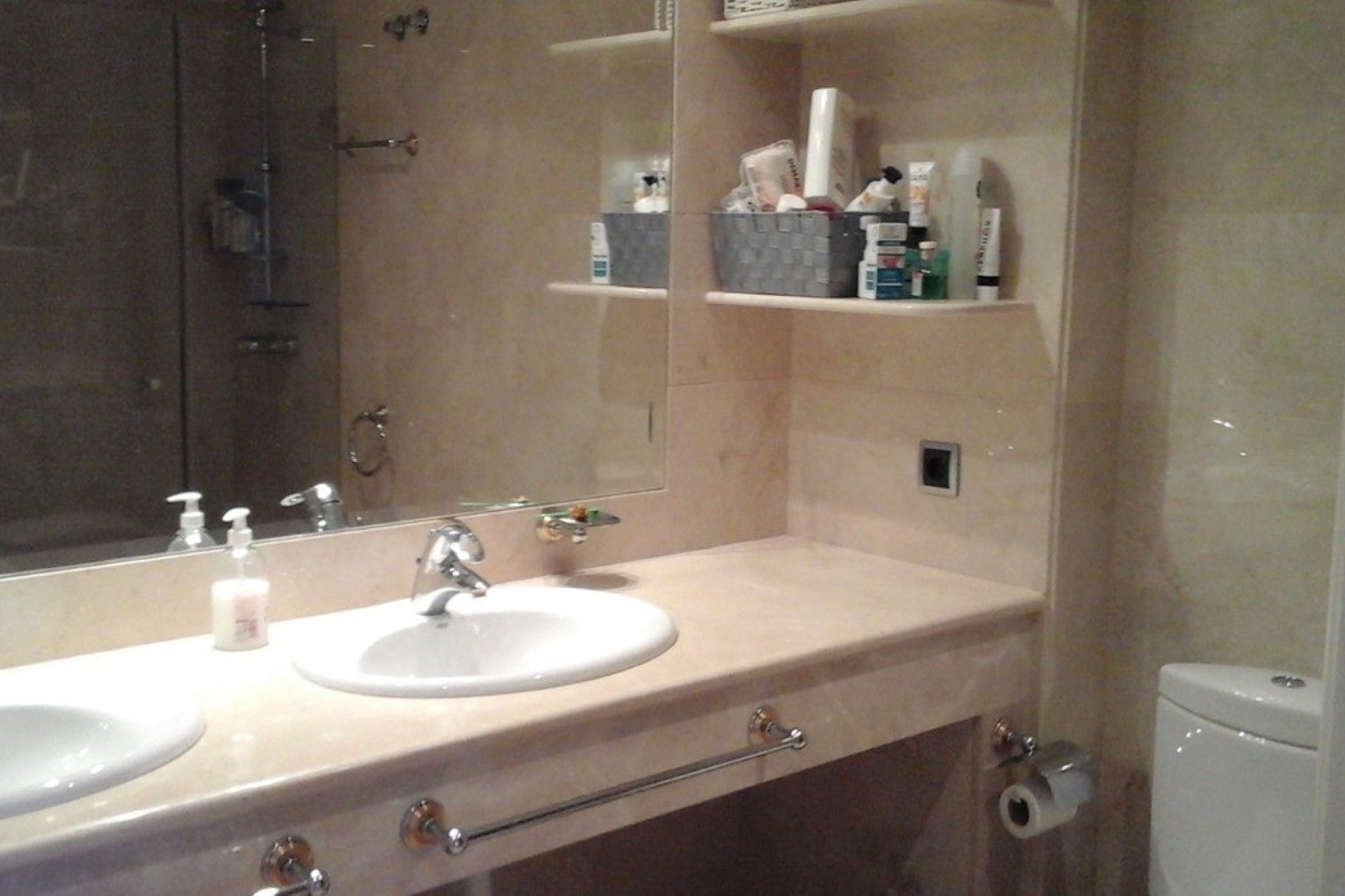 Resale - Apartment - Middle Floor Apartment - Marbella - Puerto Banús