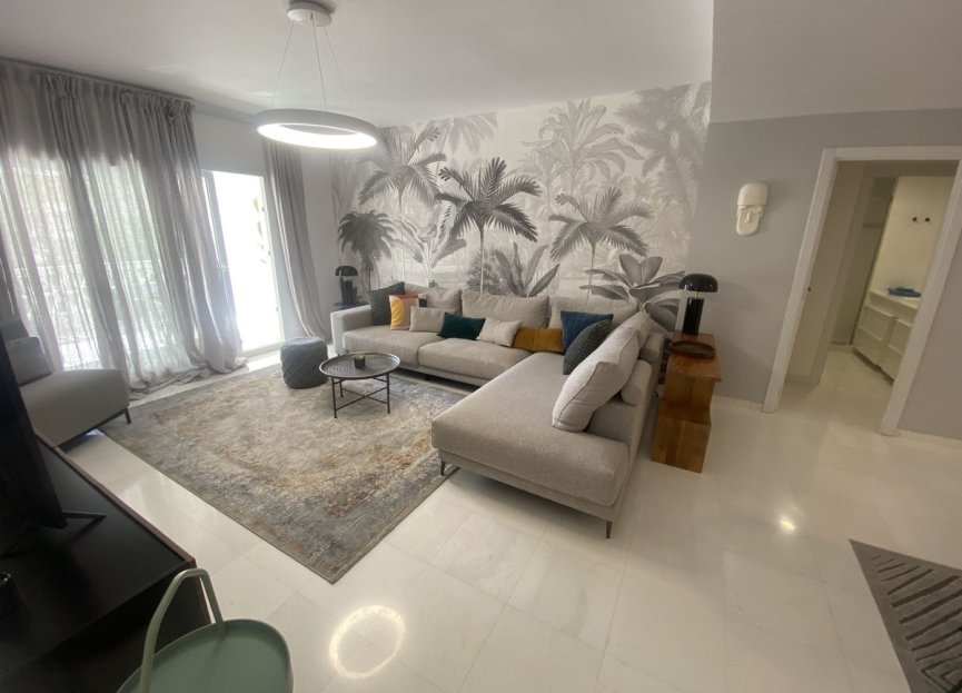 Resale - Apartment - Middle Floor Apartment - Marbella - Puerto Banús