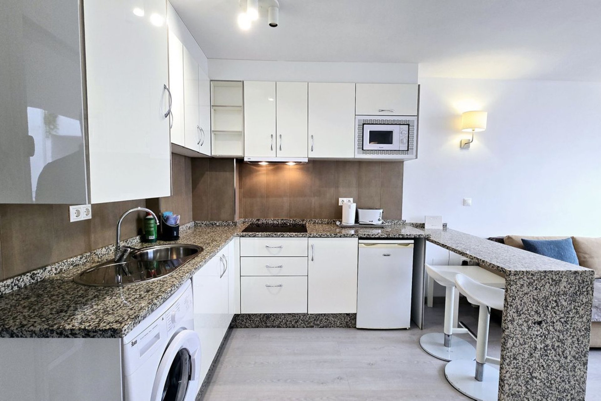 Resale - Apartment - Middle Floor Apartment - Marbella - Puerto Banús