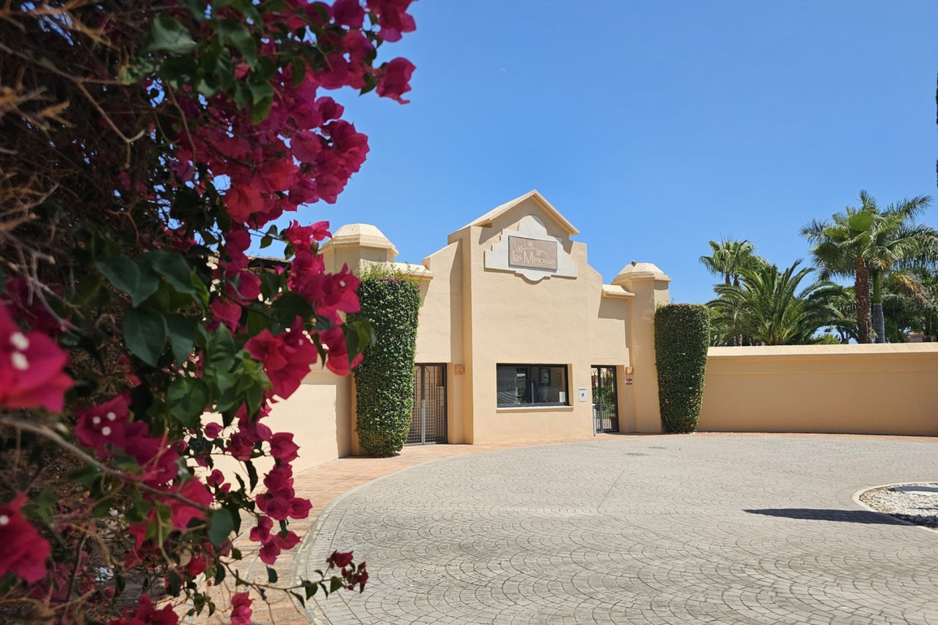 Resale - Apartment - Middle Floor Apartment - Marbella - Puerto Banús