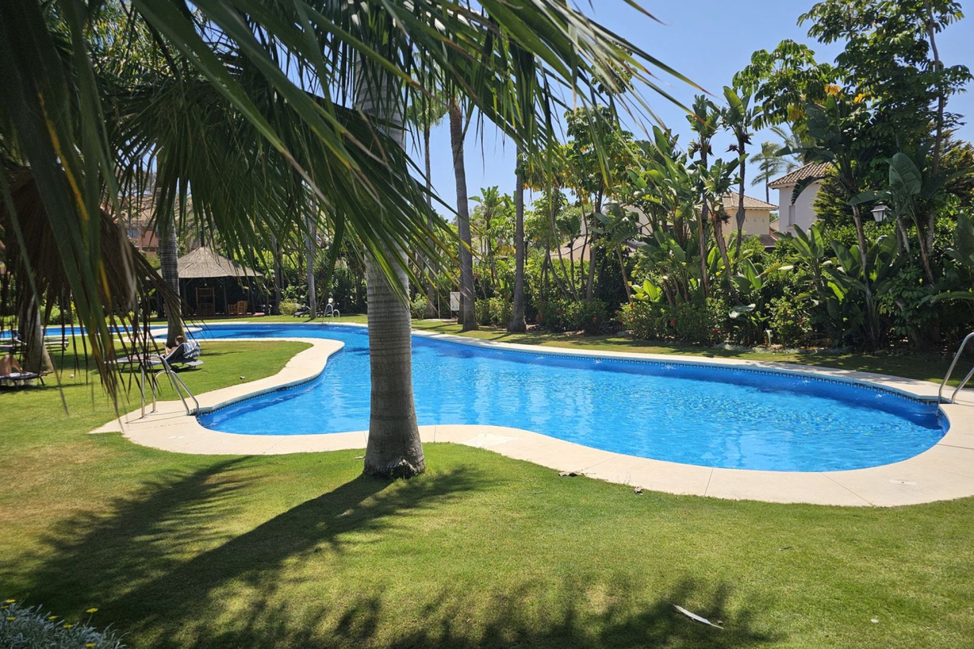 Resale - Apartment - Middle Floor Apartment - Marbella - Puerto Banús