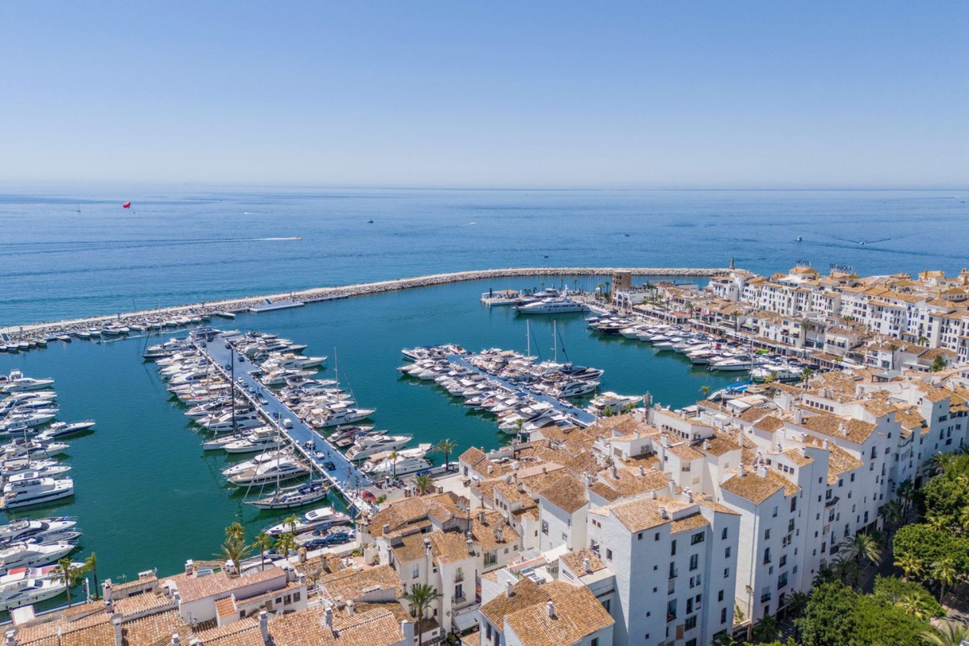 Resale - Apartment - Middle Floor Apartment - Marbella - Puerto Banús