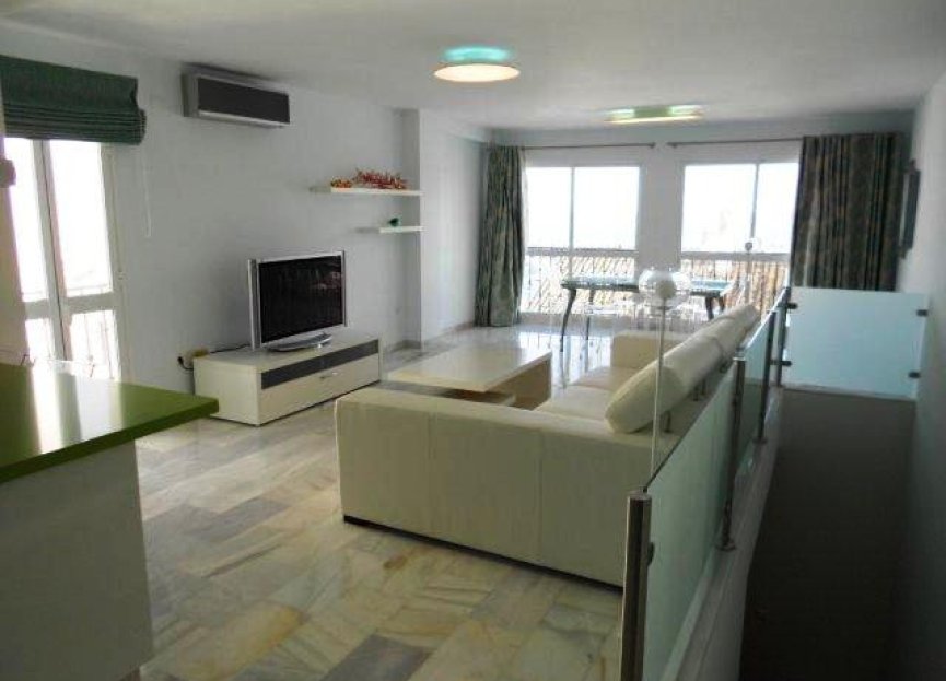 Resale - Apartment - Middle Floor Apartment - Marbella - Puerto Banús