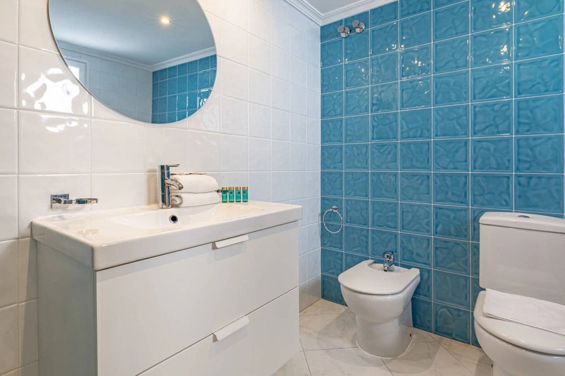 Resale - Apartment - Middle Floor Apartment - Marbella - Puerto Banús