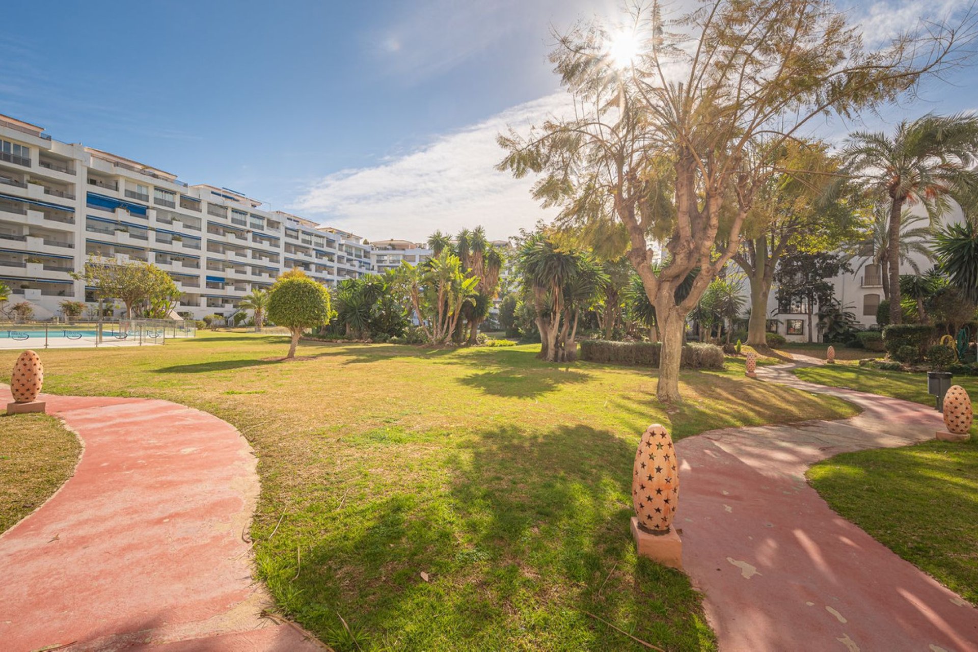 Resale - Apartment - Middle Floor Apartment - Marbella - Puerto Banús