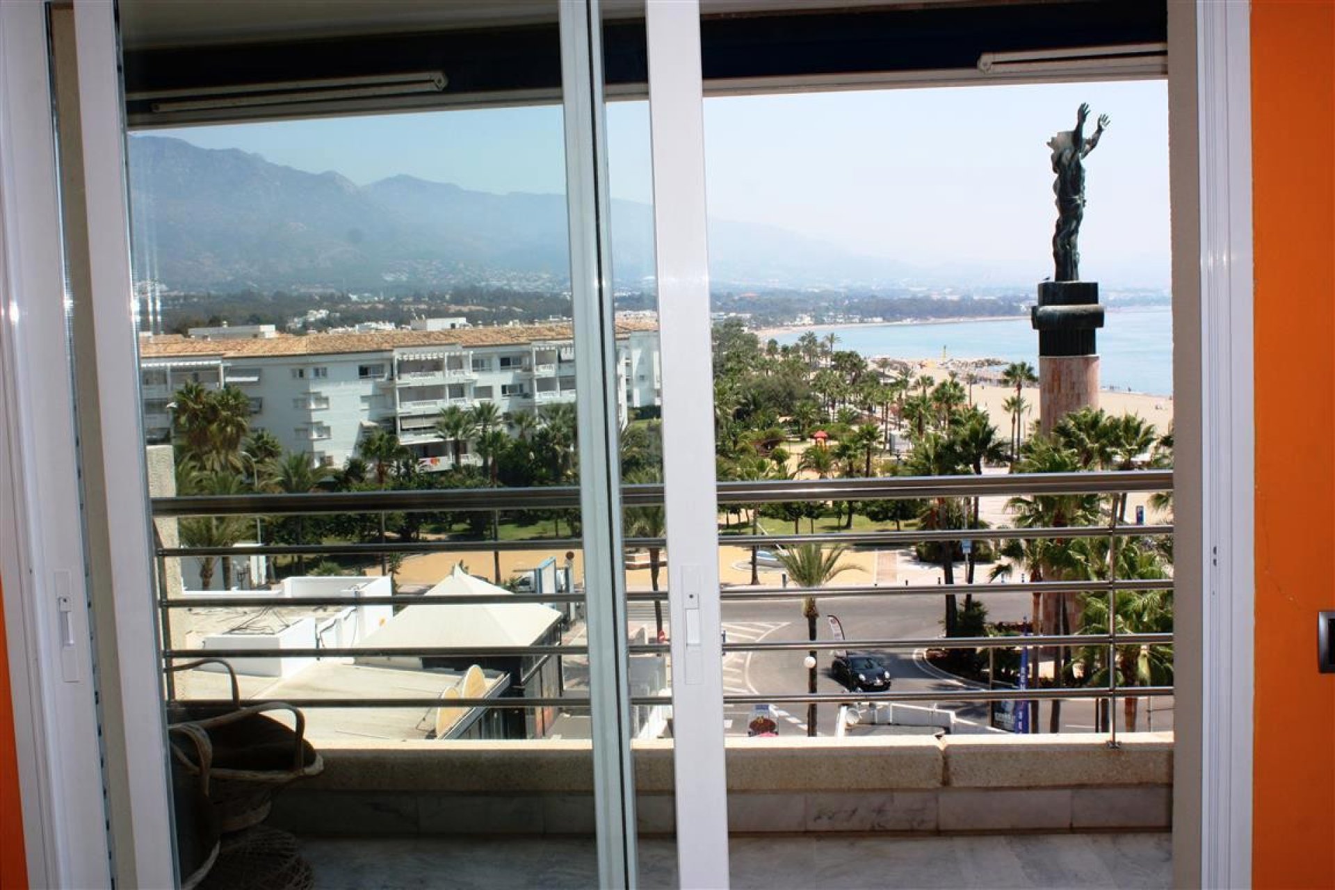 Resale - Apartment - Middle Floor Apartment - Marbella - Puerto Banús