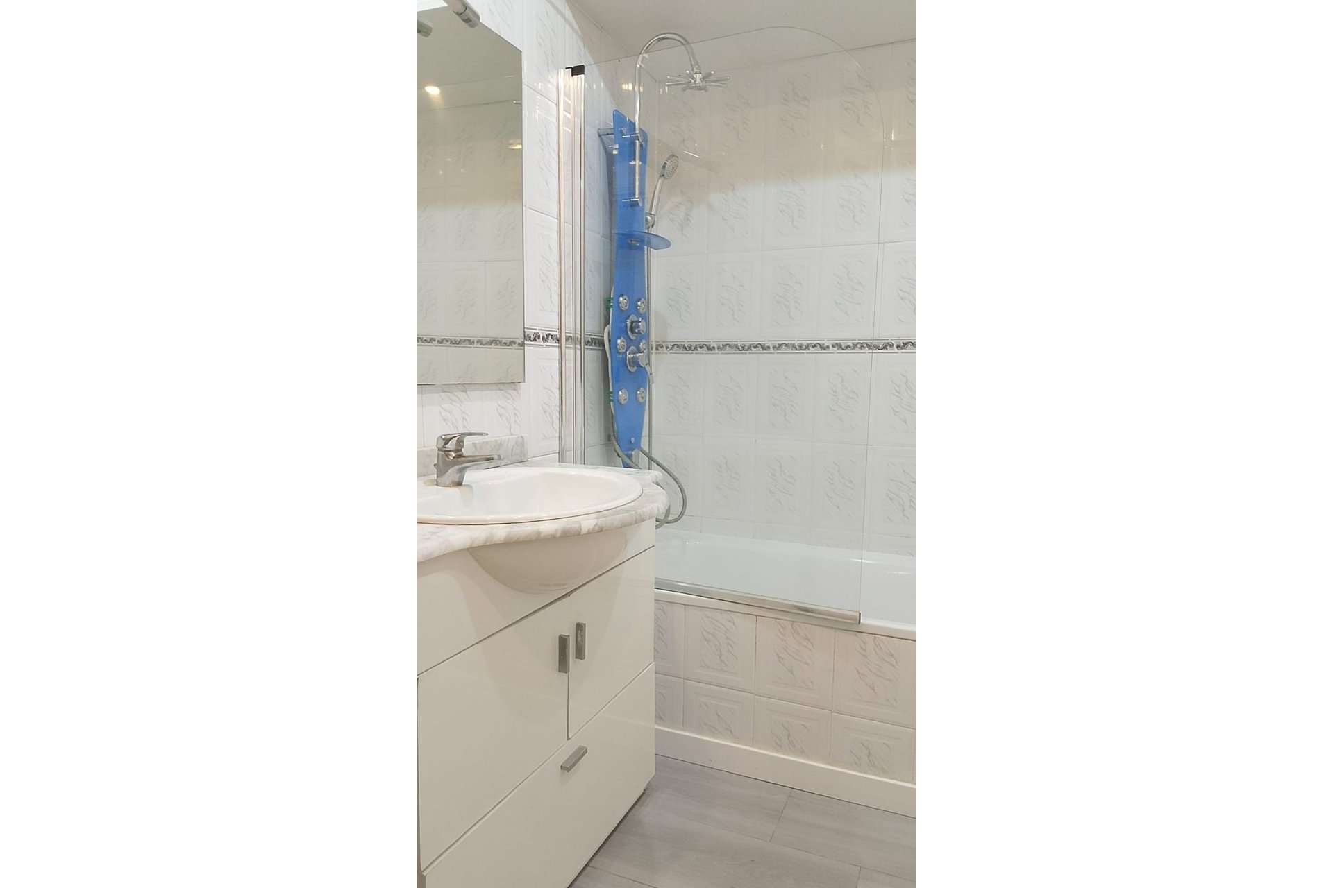 Resale - Apartment - Middle Floor Apartment - Marbella - Puerto Banús