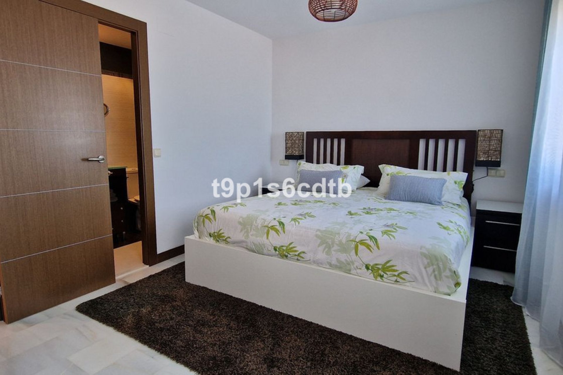 Resale - Apartment - Middle Floor Apartment - Marbella - Puerto Banús