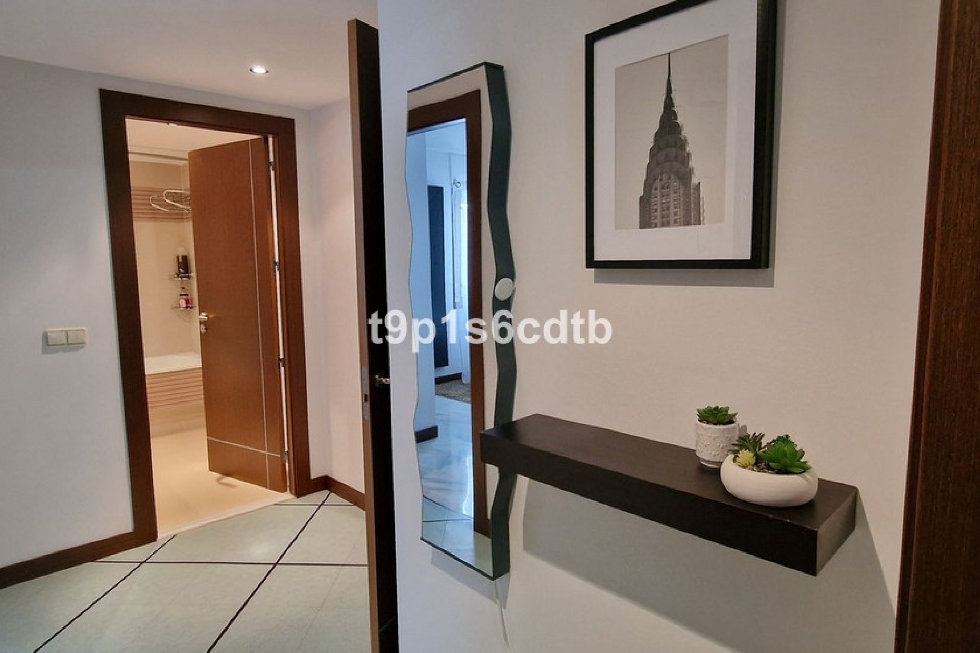 Resale - Apartment - Middle Floor Apartment - Marbella - Puerto Banús