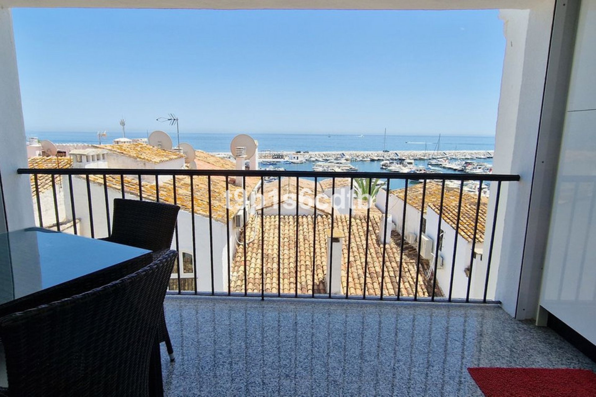 Resale - Apartment - Middle Floor Apartment - Marbella - Puerto Banús