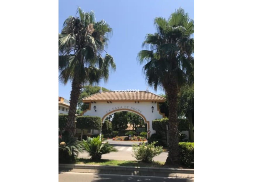 Resale - Apartment - Middle Floor Apartment - Marbella - Puerto Banús