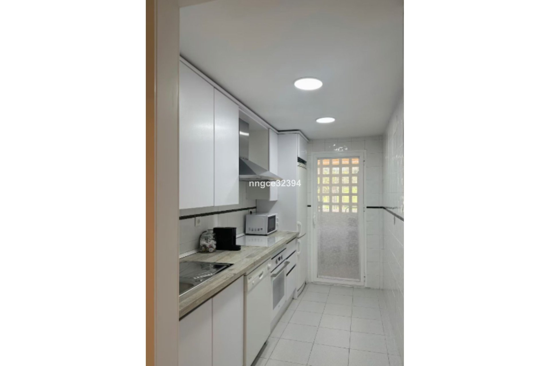 Resale - Apartment - Middle Floor Apartment - Marbella - Puerto Banús