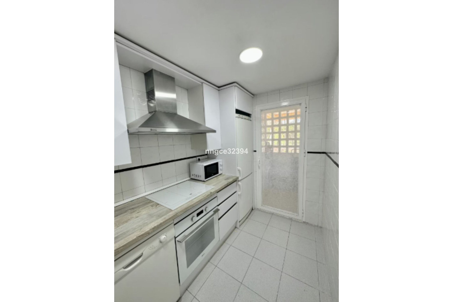 Resale - Apartment - Middle Floor Apartment - Marbella - Puerto Banús