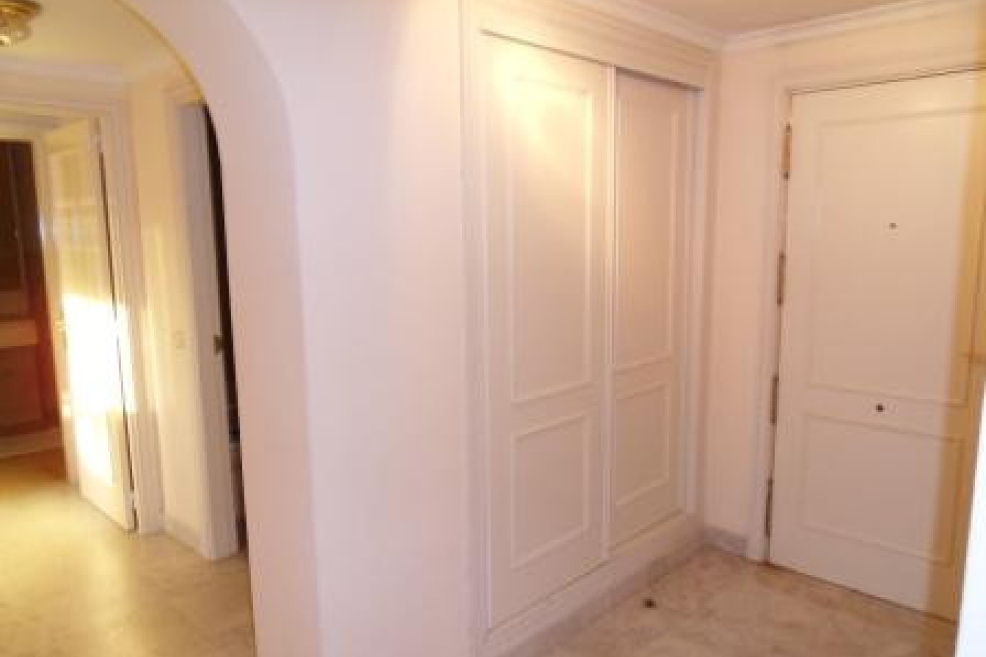 Resale - Apartment - Middle Floor Apartment - Marbella - Puerto Banús