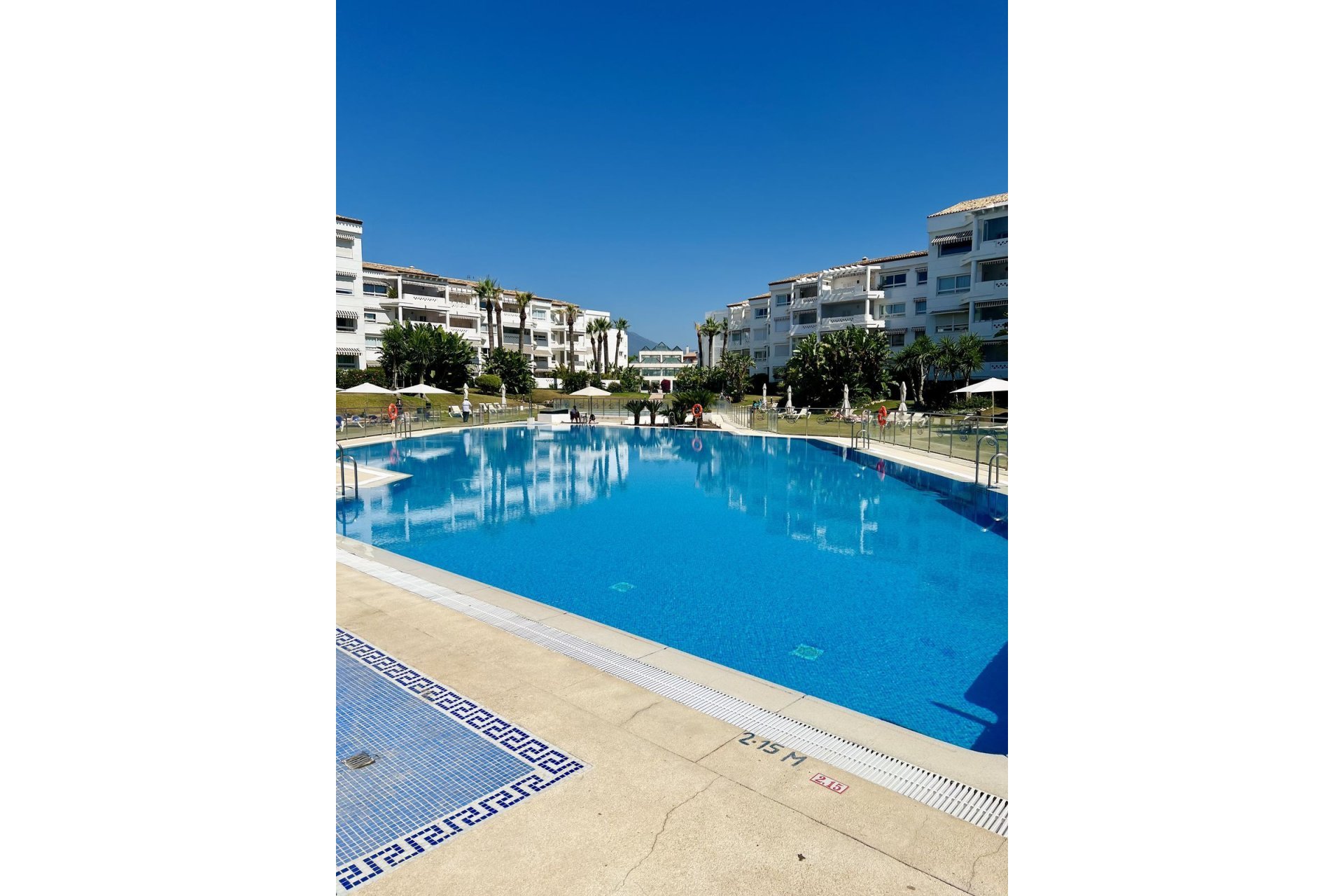 Resale - Apartment - Middle Floor Apartment - Marbella - Puerto Banús