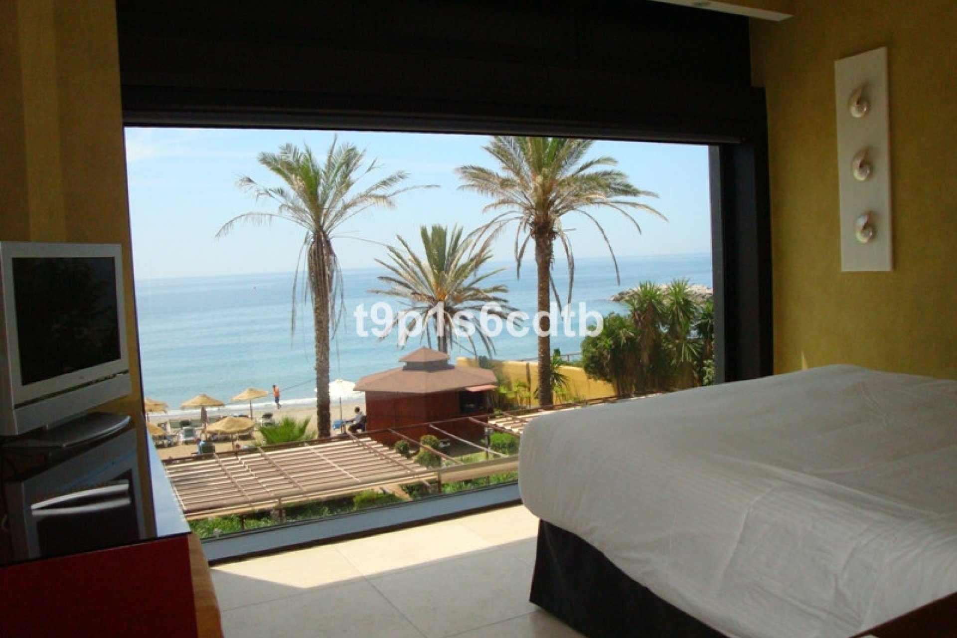 Resale - Apartment - Middle Floor Apartment - Marbella - Puerto Banús