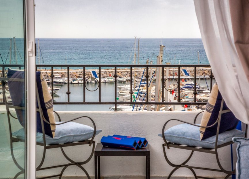 Resale - Apartment - Middle Floor Apartment - Marbella - Puerto Banús