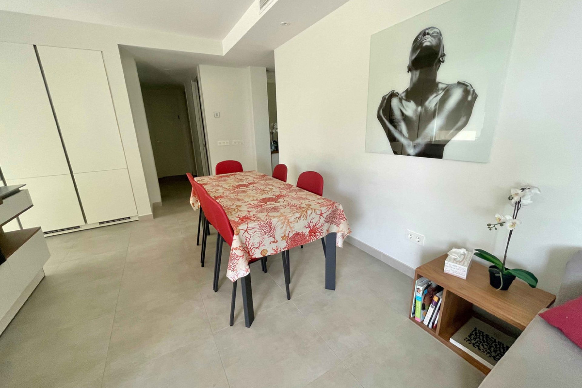 Resale - Apartment - Middle Floor Apartment - Marbella - Puerto Banús