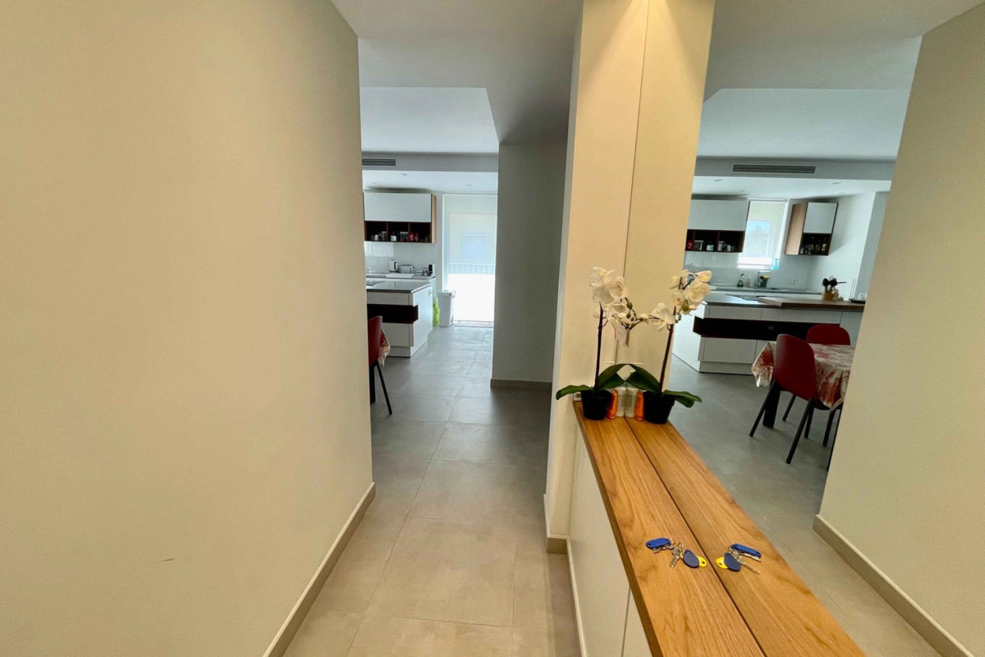 Resale - Apartment - Middle Floor Apartment - Marbella - Puerto Banús