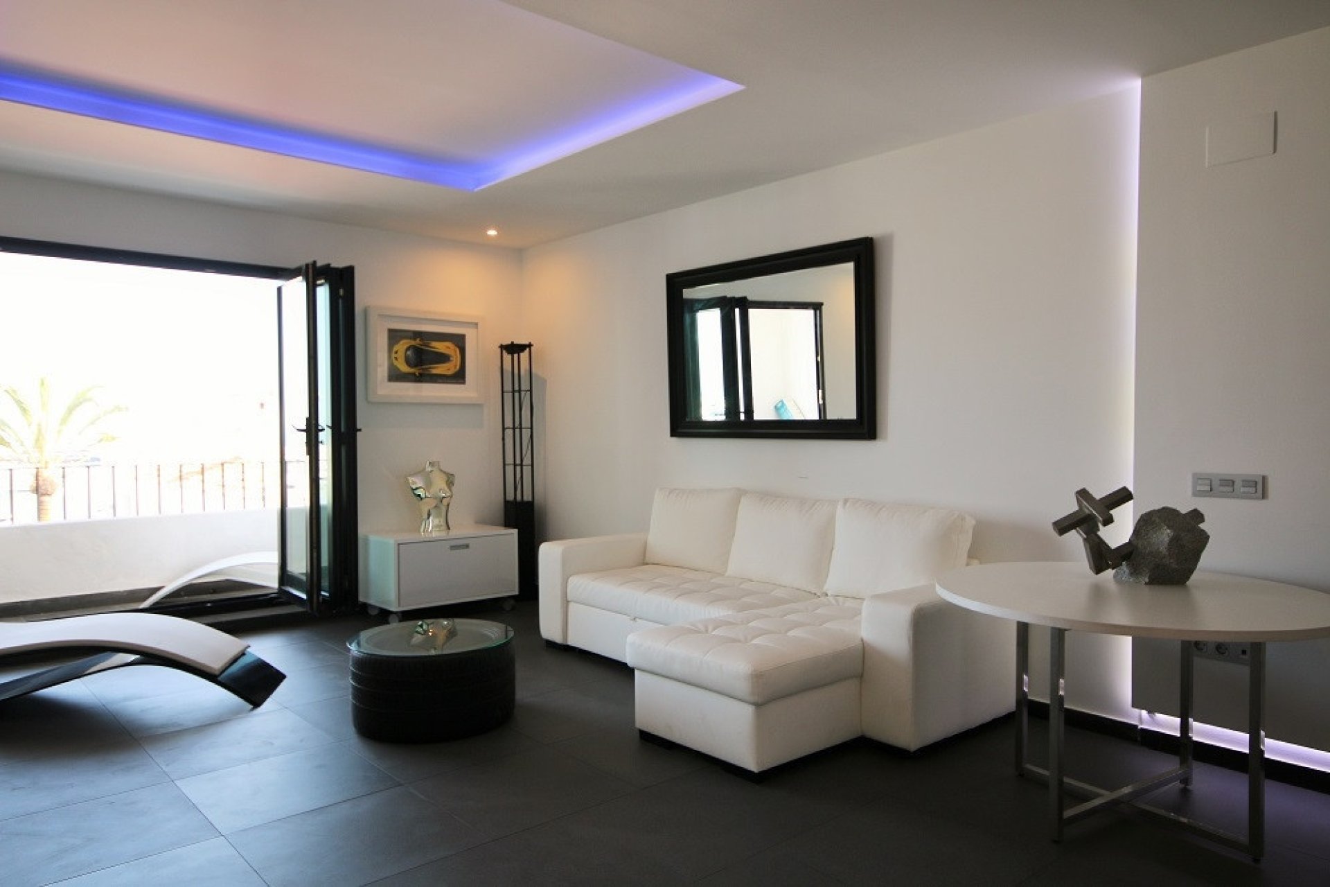 Resale - Apartment - Middle Floor Apartment - Marbella - Puerto Banús