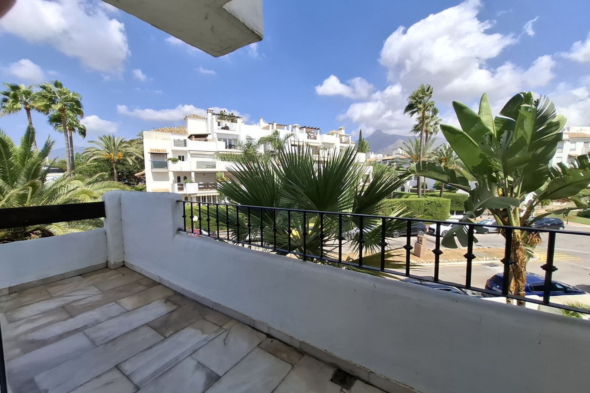 Resale - Apartment - Middle Floor Apartment - Marbella - Puerto Banús