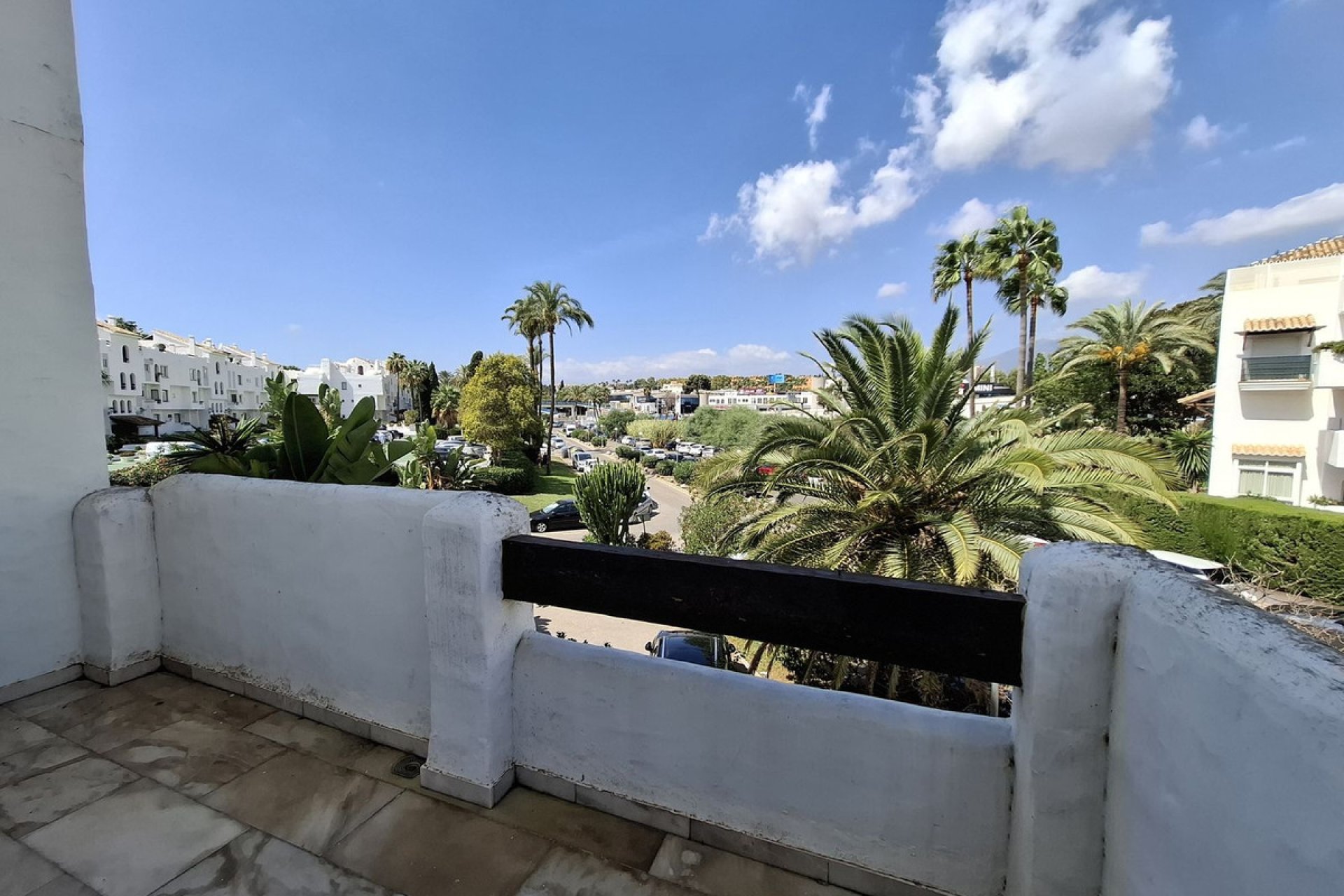 Resale - Apartment - Middle Floor Apartment - Marbella - Puerto Banús