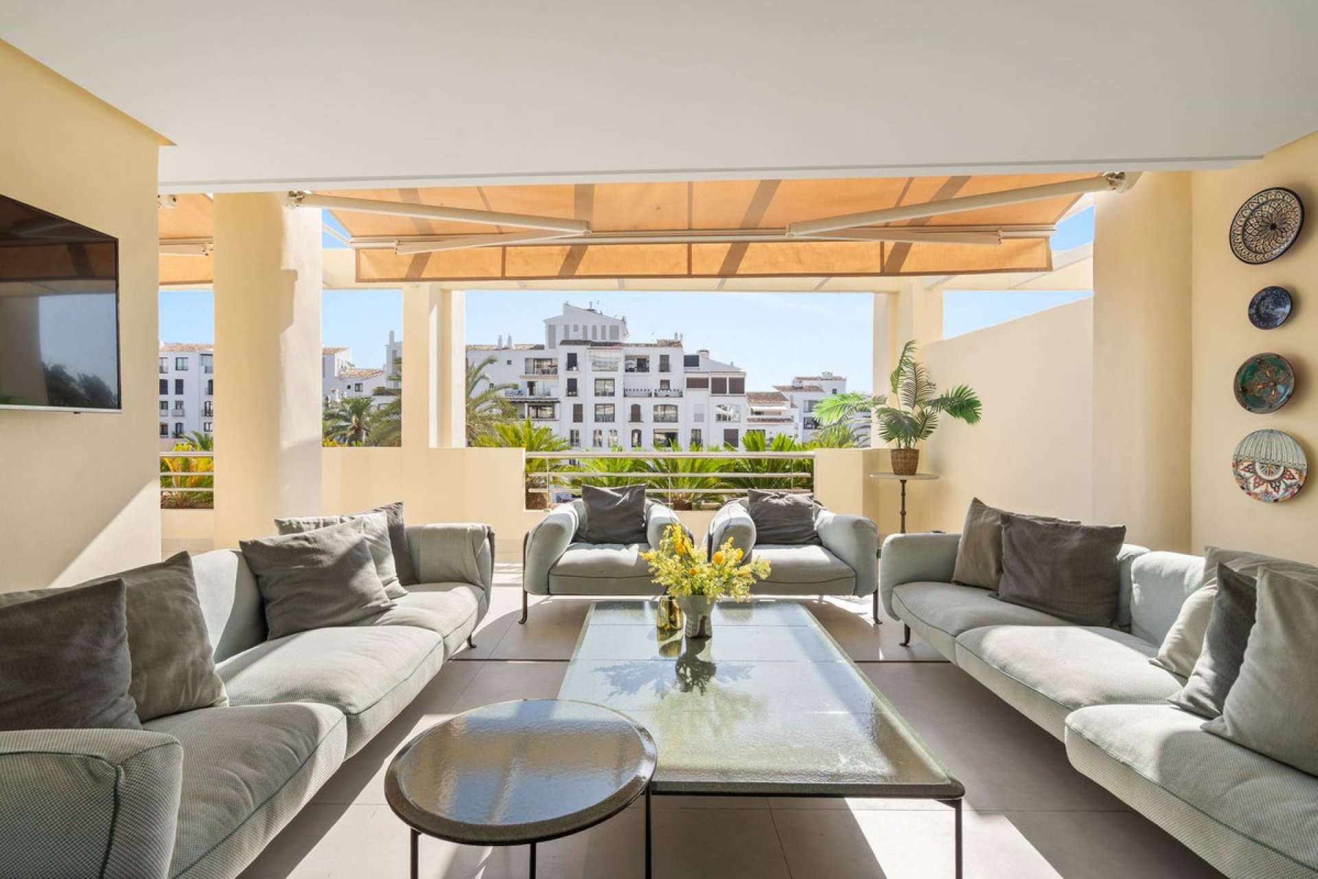 Resale - Apartment - Middle Floor Apartment - Marbella - Puerto Banús