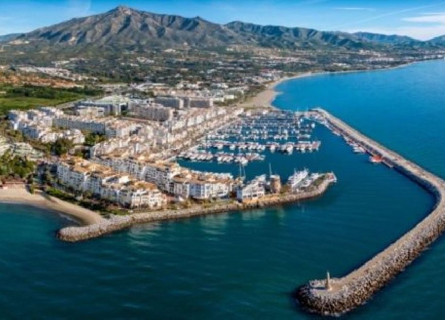 Resale - Apartment - Middle Floor Apartment - Marbella - Puerto Banús