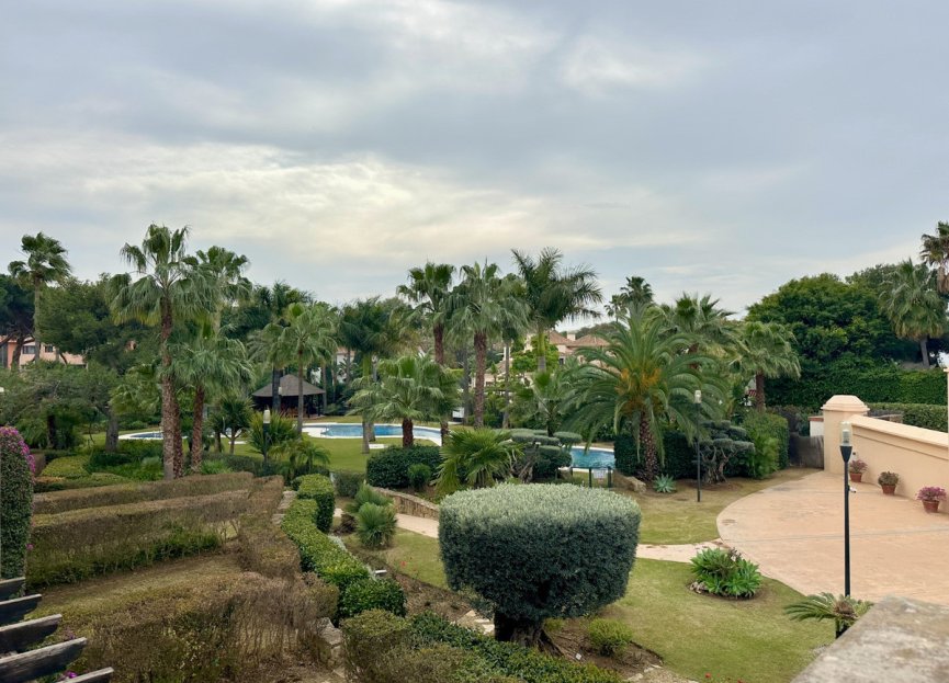 Resale - Apartment - Middle Floor Apartment - Marbella - Puerto Banús