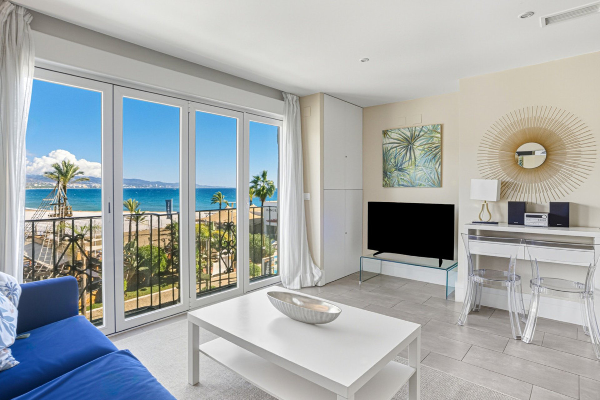 Resale - Apartment - Middle Floor Apartment - Marbella - Puerto Banús