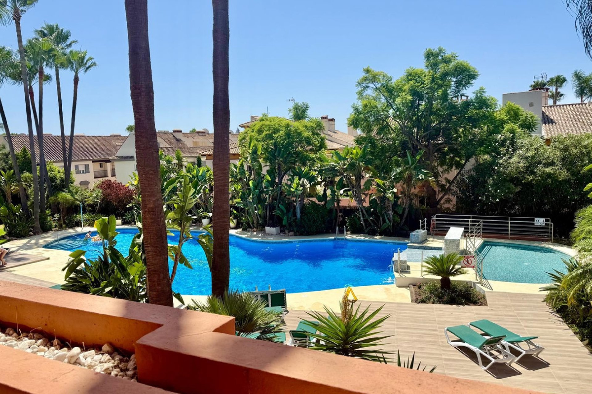 Resale - Apartment - Middle Floor Apartment - Marbella - Puerto Banús