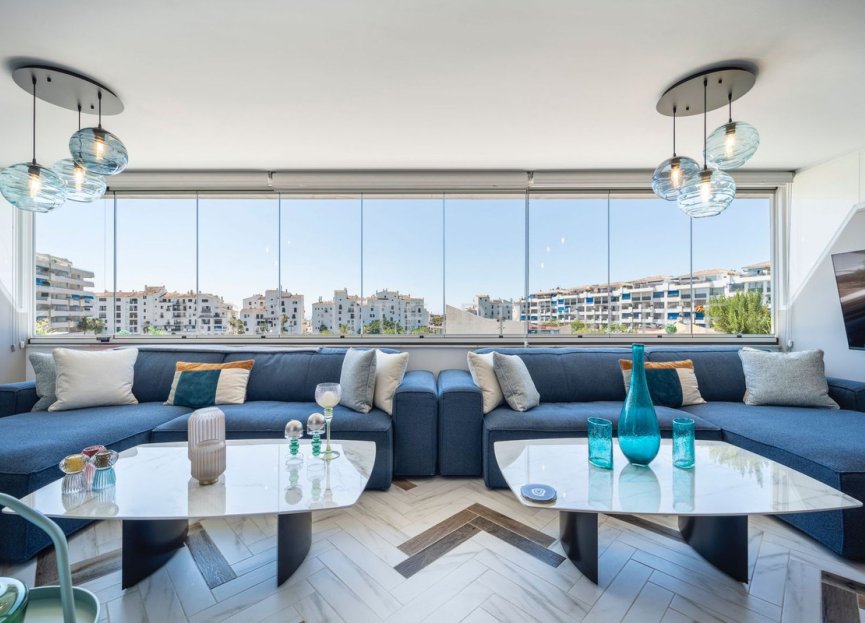 Resale - Apartment - Middle Floor Apartment - Marbella - Puerto Banús