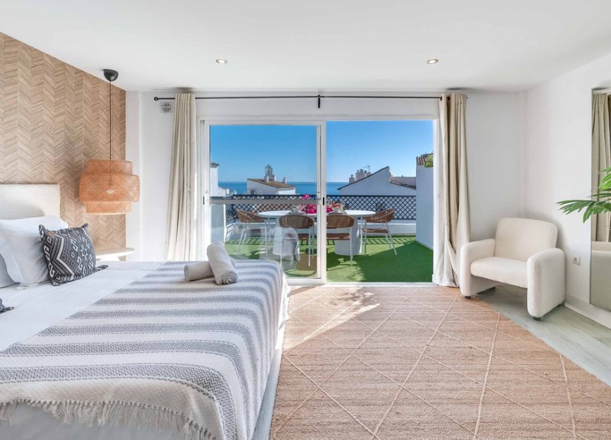 Resale - Apartment - Middle Floor Apartment - Marbella - Puerto Banús