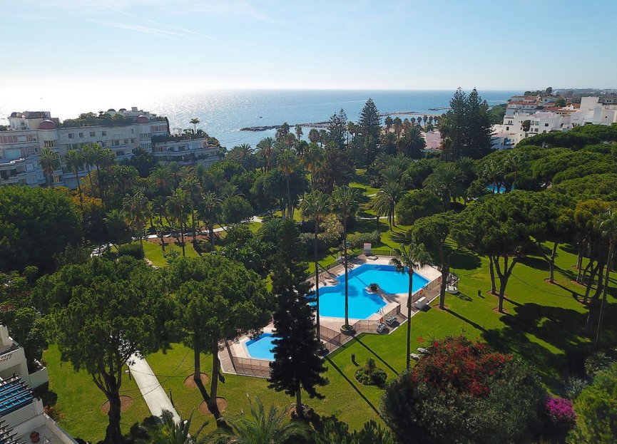 Resale - Apartment - Middle Floor Apartment - Marbella - Puerto Banús