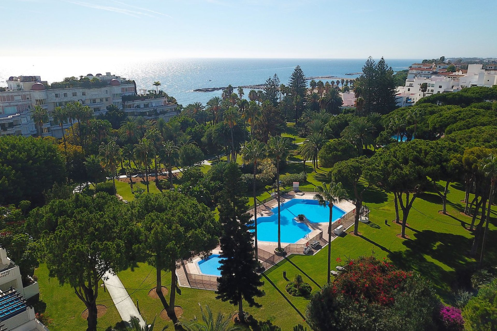 Resale - Apartment - Middle Floor Apartment - Marbella - Puerto Banús
