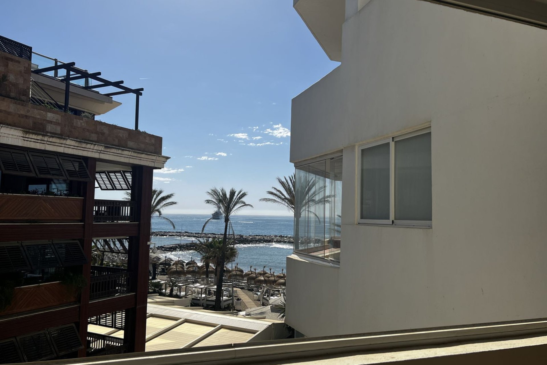 Resale - Apartment - Middle Floor Apartment - Marbella - Puerto Banús