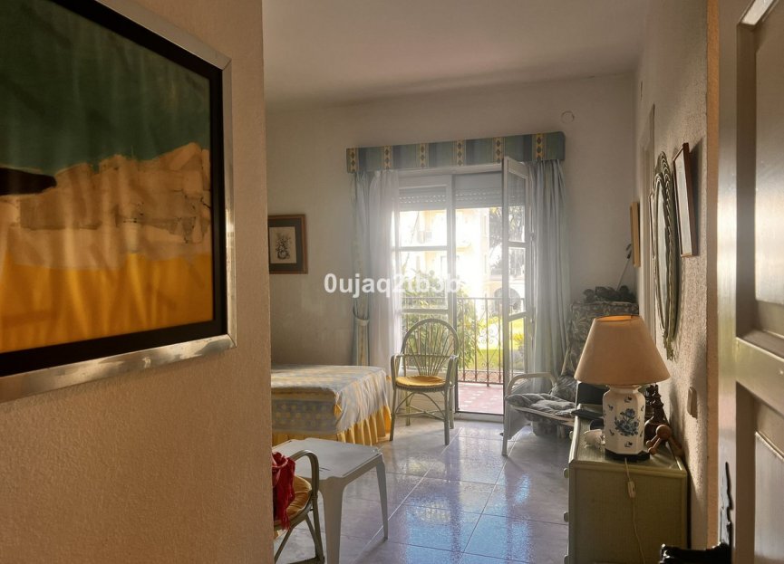 Resale - Apartment - Middle Floor Apartment - Marbella - Puerto Banús