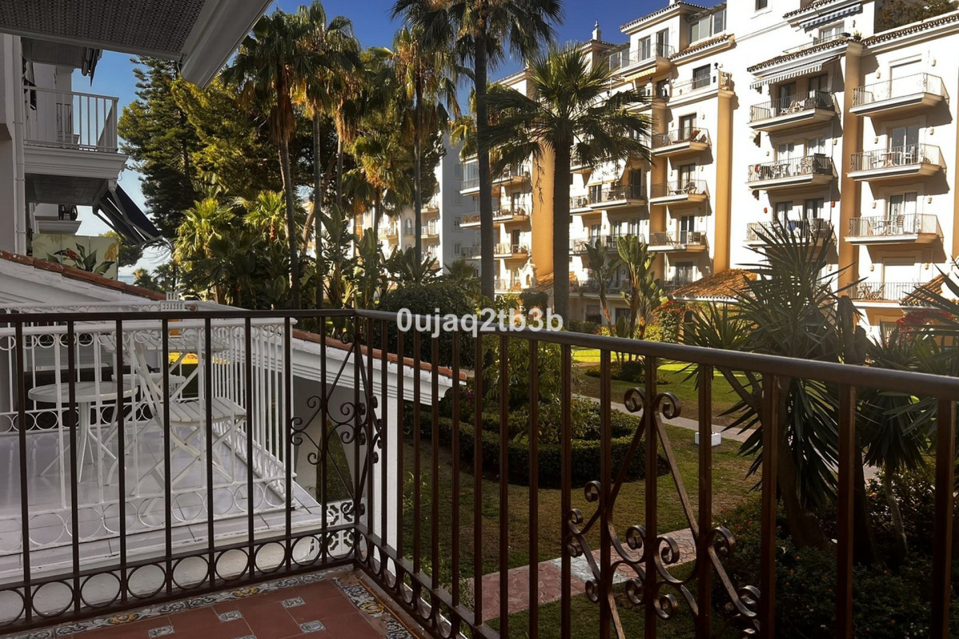 Resale - Apartment - Middle Floor Apartment - Marbella - Puerto Banús