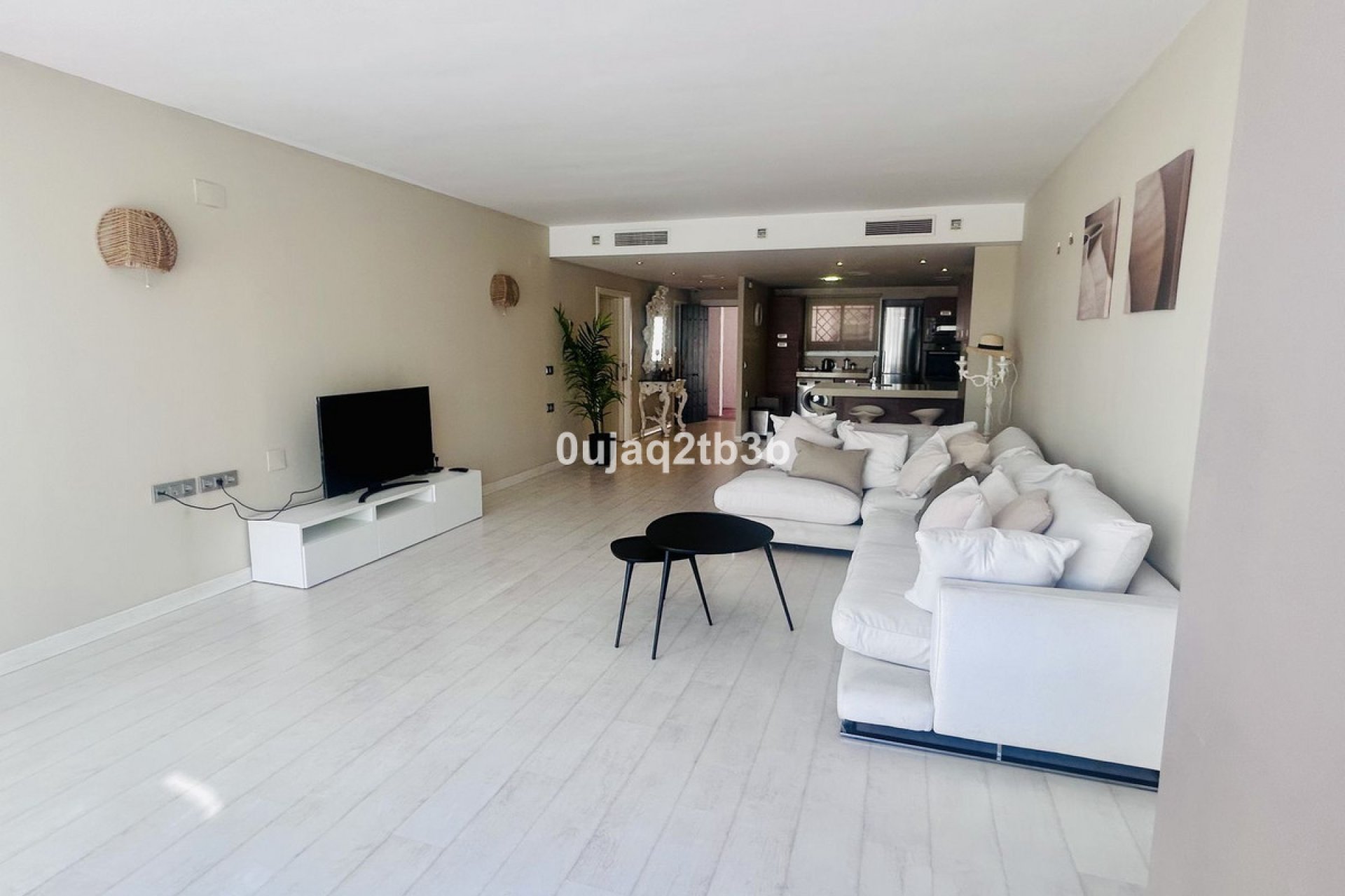 Resale - Apartment - Middle Floor Apartment - Marbella - Puerto Banús