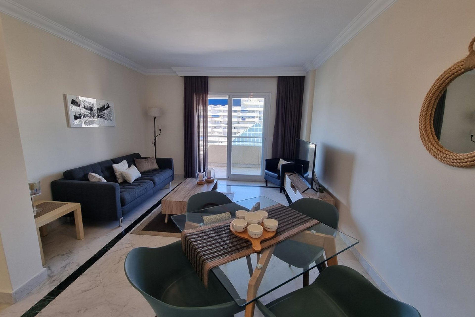 Resale - Apartment - Middle Floor Apartment - Marbella - Puerto Banús