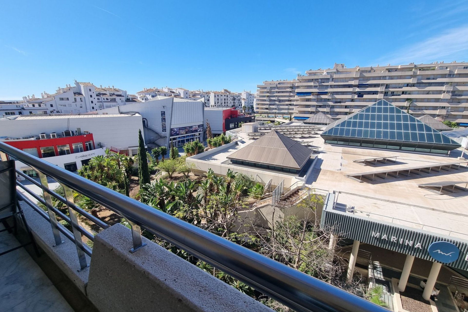 Resale - Apartment - Middle Floor Apartment - Marbella - Puerto Banús